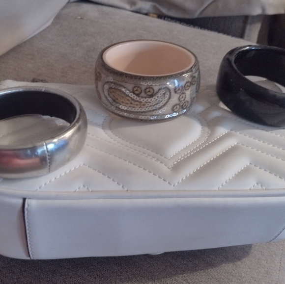 Vintage Bangles with Free Handbad - Picture 6 of 6